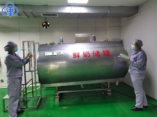 爐火映春 加班加點生產(chǎn)忙，小產(chǎn)品轉動大市場，別樣年貨香飄海內外
